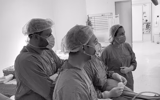 Kapalı Rahim Alma Ameliyatı — Doç. Dr. Deniz Şimşek, Bursa