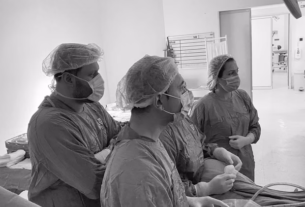 Kapalı Rahim Alma Ameliyatı — Doç. Dr. Deniz Şimşek, Bursa